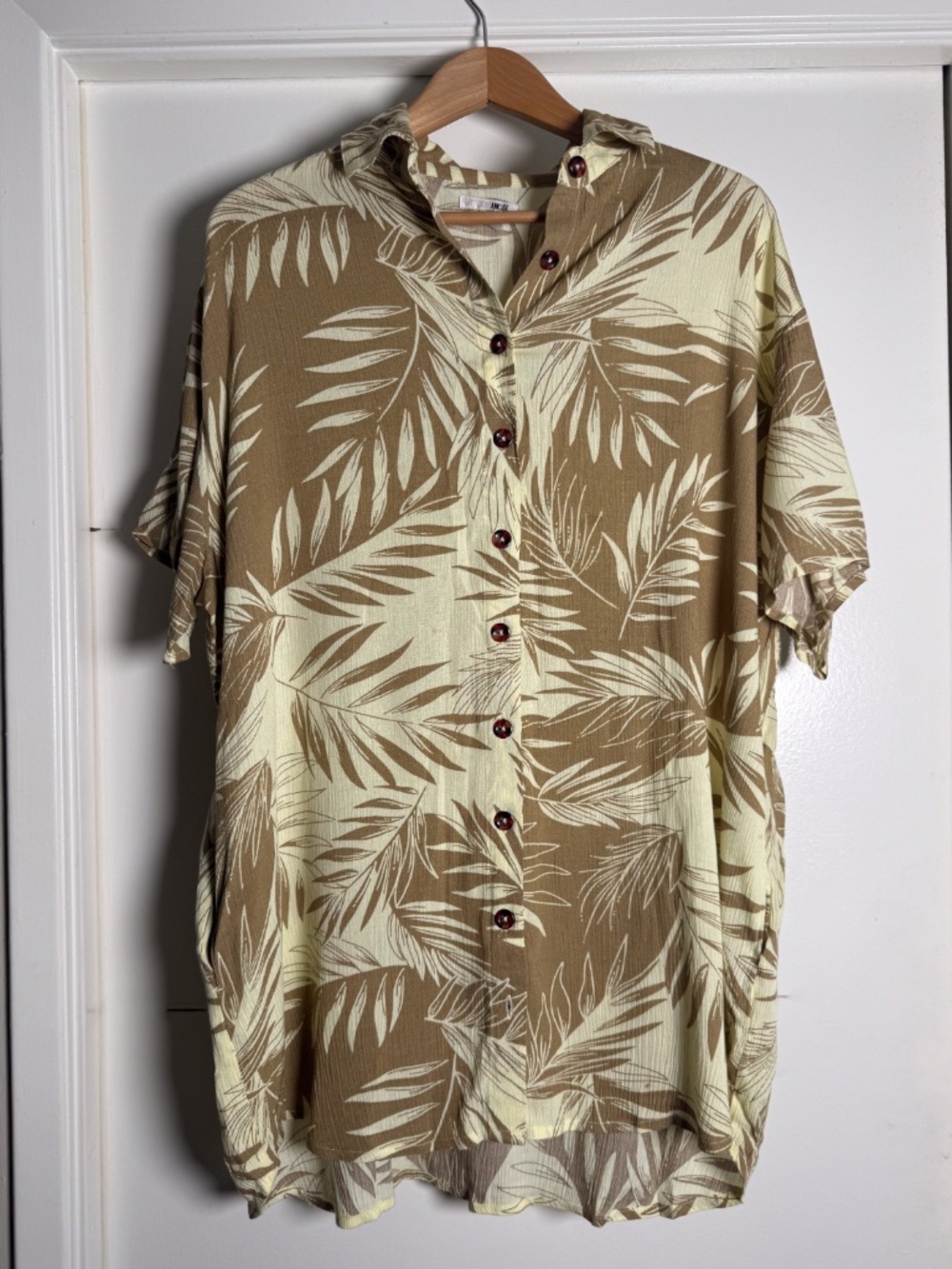 Yellowstone Amuse Tropical Palm Print Button Up Shirt Medium
